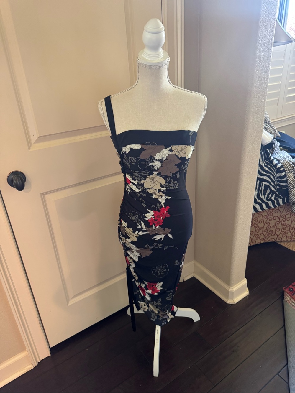 Emanuel Ungaro Black One-Shoulder Floral Sheath Dress